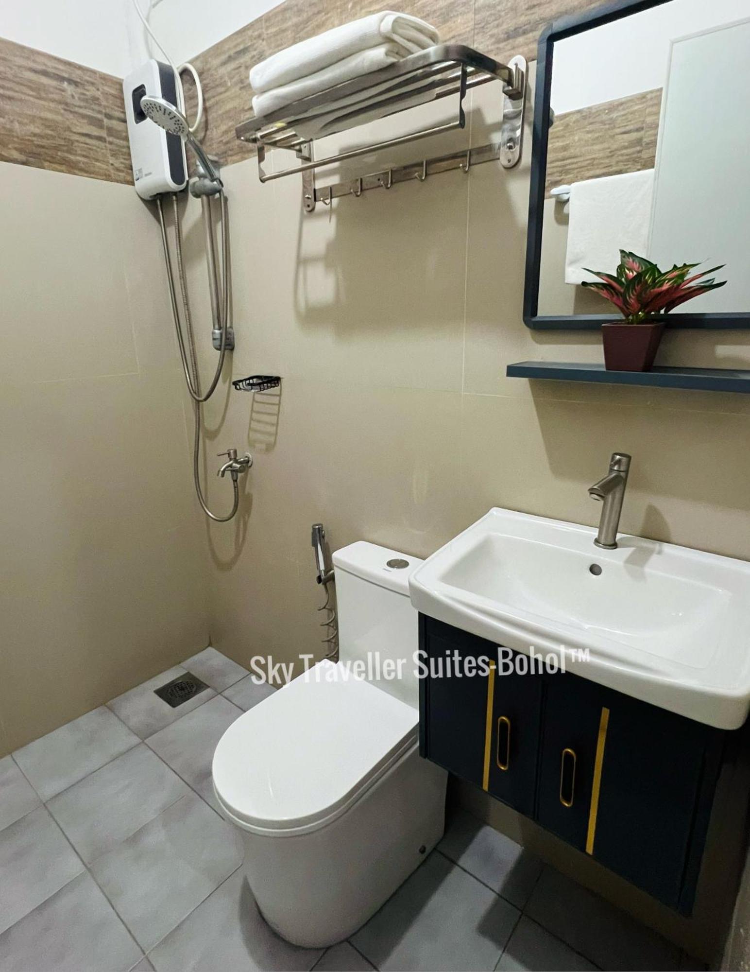 Sky Traveller Suites Panglao-stad Buitenkant foto