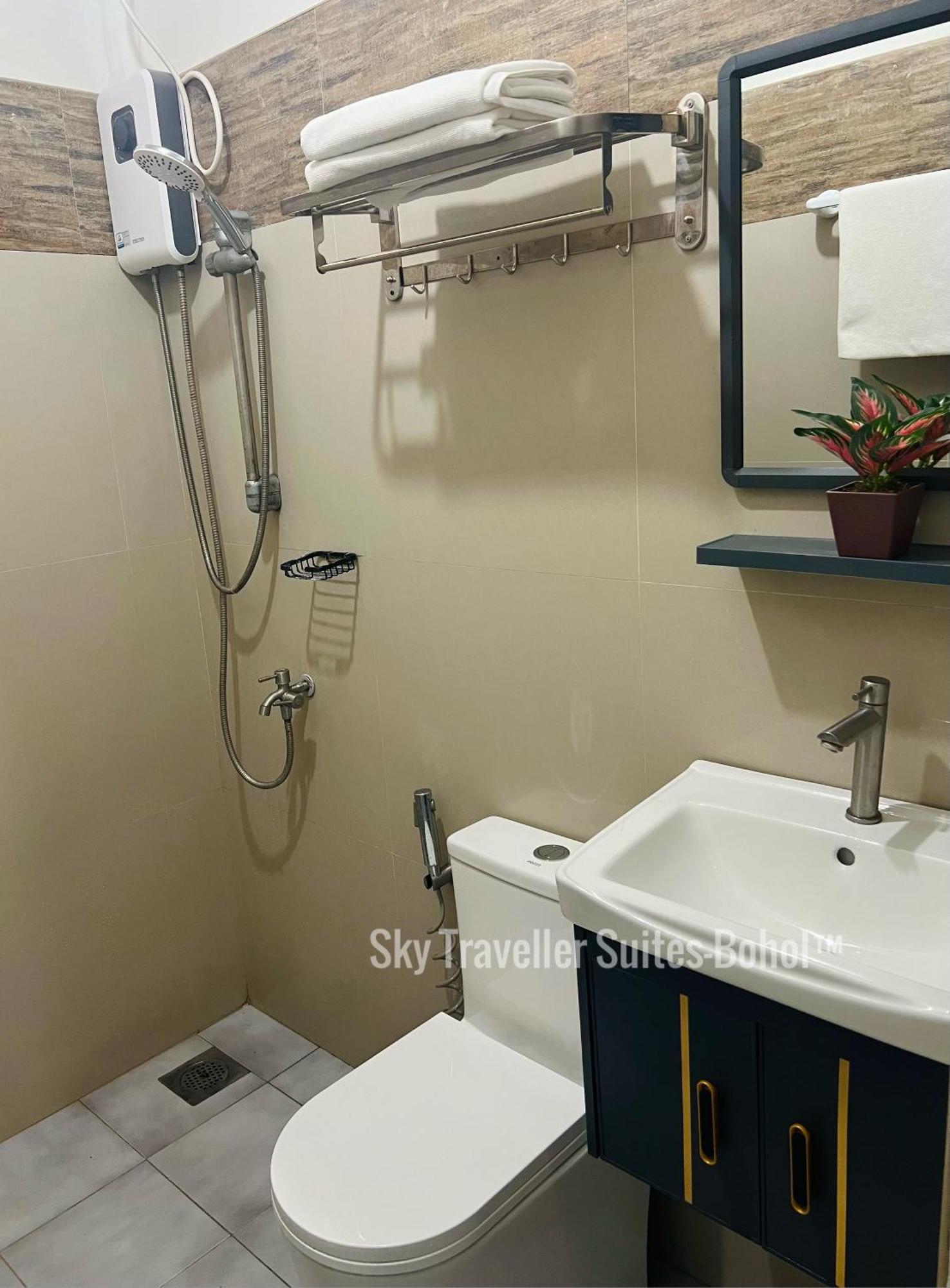 Sky Traveller Suites Panglao-stad Buitenkant foto