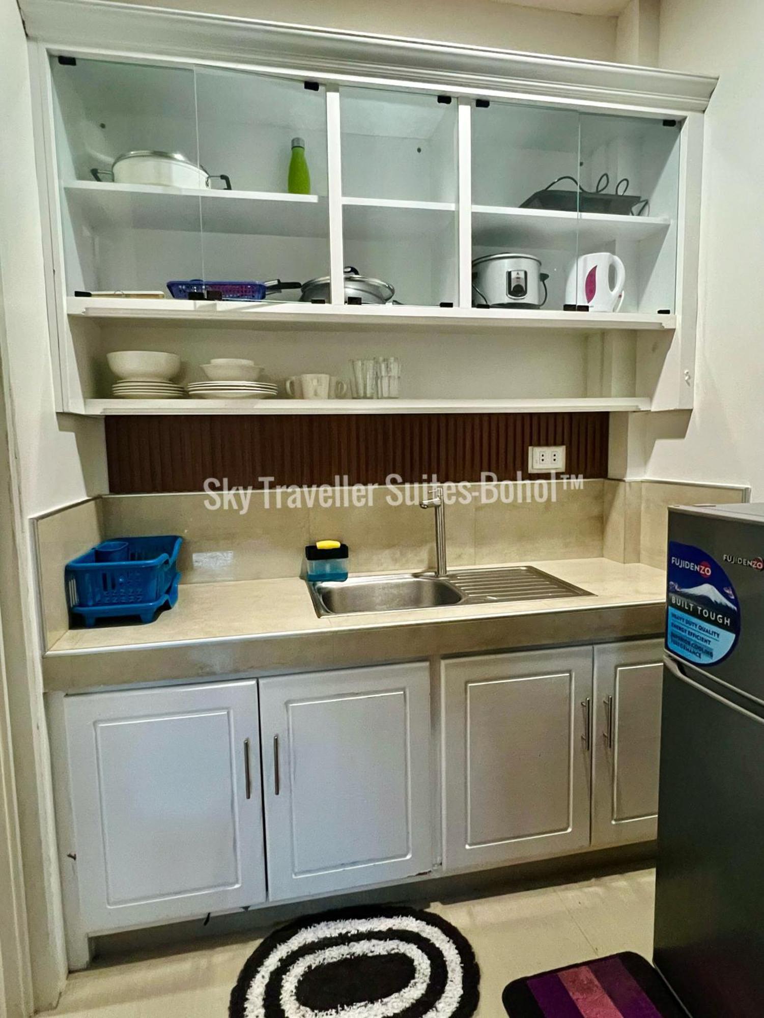 Sky Traveller Suites Panglao-stad Buitenkant foto