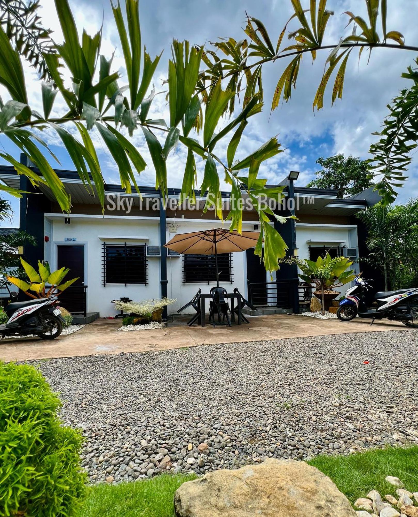Sky Traveller Suites Panglao-stad Buitenkant foto