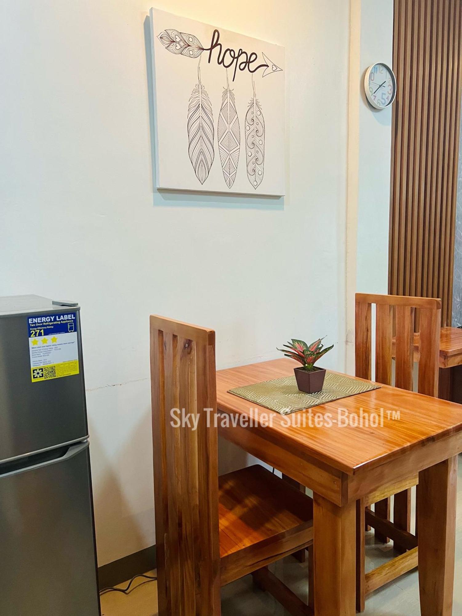 Sky Traveller Suites Panglao-stad Buitenkant foto
