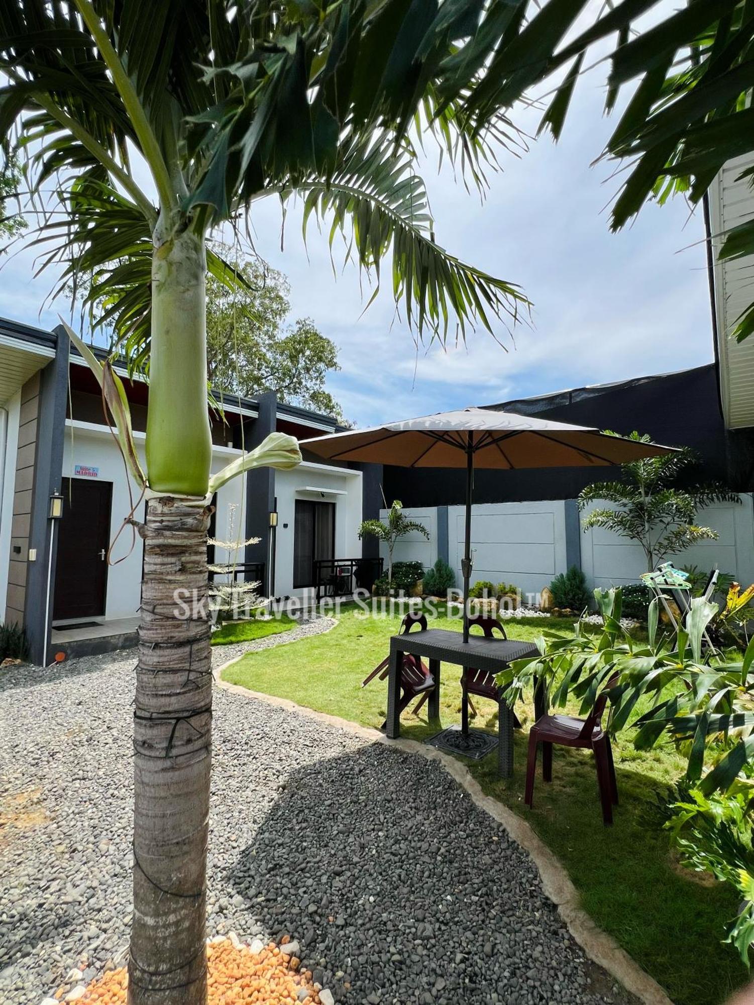 Sky Traveller Suites Panglao-stad Buitenkant foto